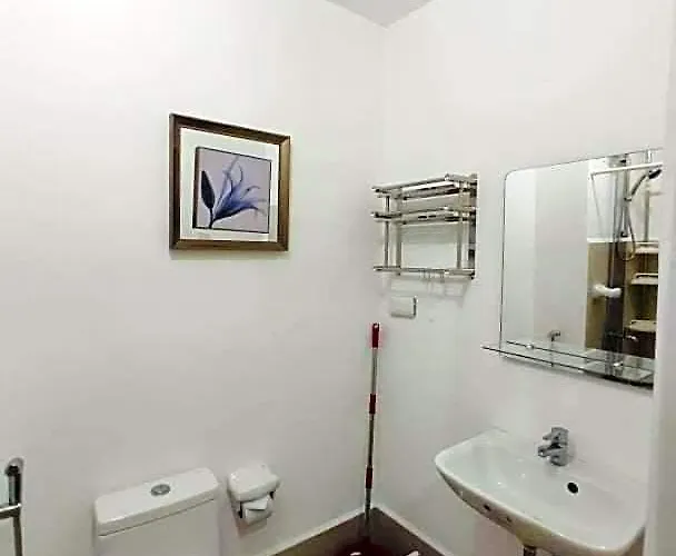 Отель 1 Bedroom With Balcony Near Airport Bgc Taguig Манила