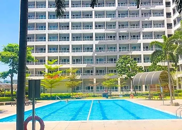 1 Bedroom With Balcony Near Airport Bgc Taguig Отель 4*