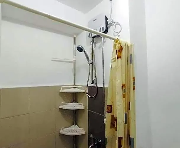 1 Bedroom With Balcony Near Airport Bgc Taguig Отель Манила